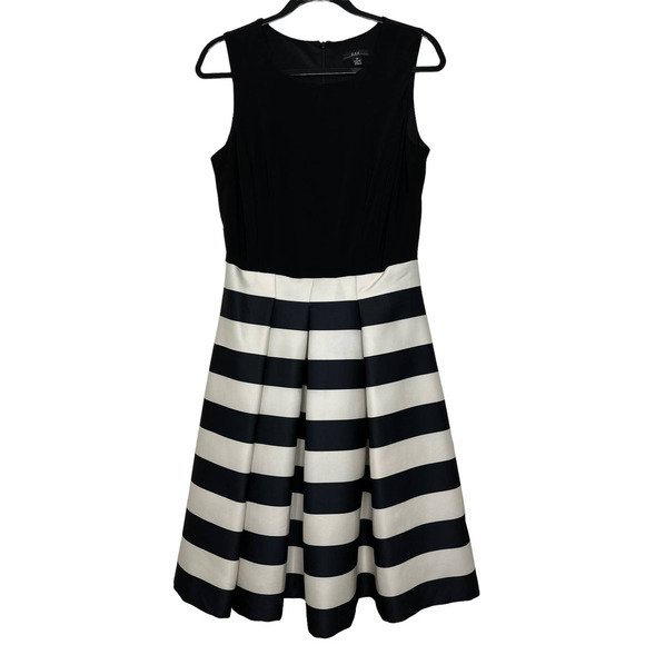 R & K Dresses & Skirts - R & K Sleeveless Dress Size 10 Playful Stripes Black Knit Top Back Zip #B01